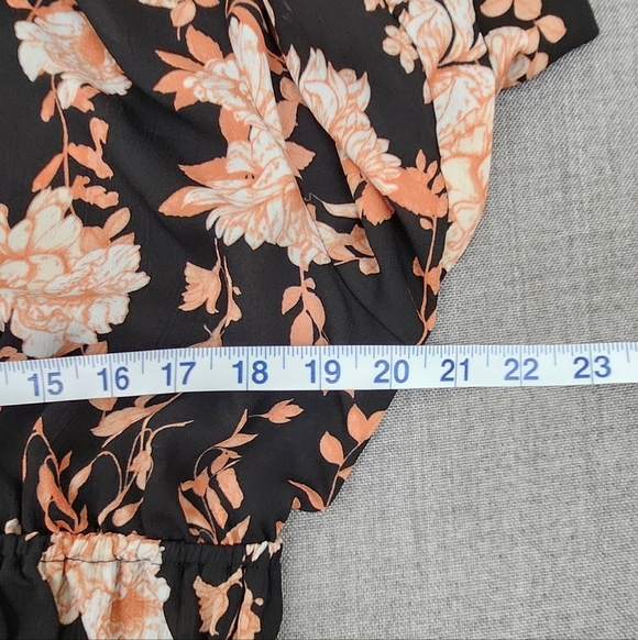 New York & Company Floral Print V Neck Blouse - Picture 8 of 9